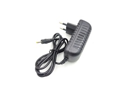 Alimentador Tablet 2.5x0.7mm 24w 12v 2A